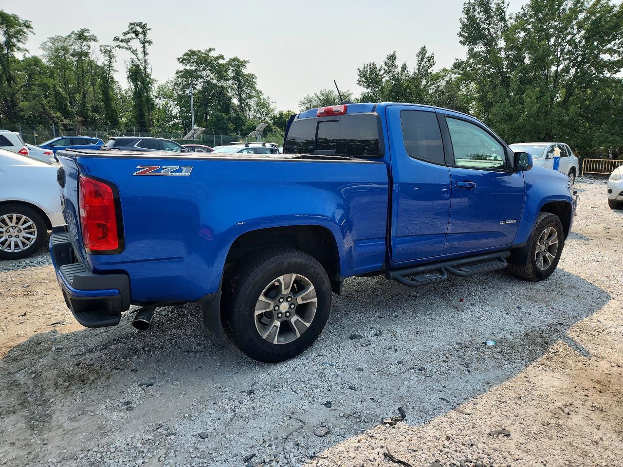 2018 Chevrolet Colorado Z71 - Image 3