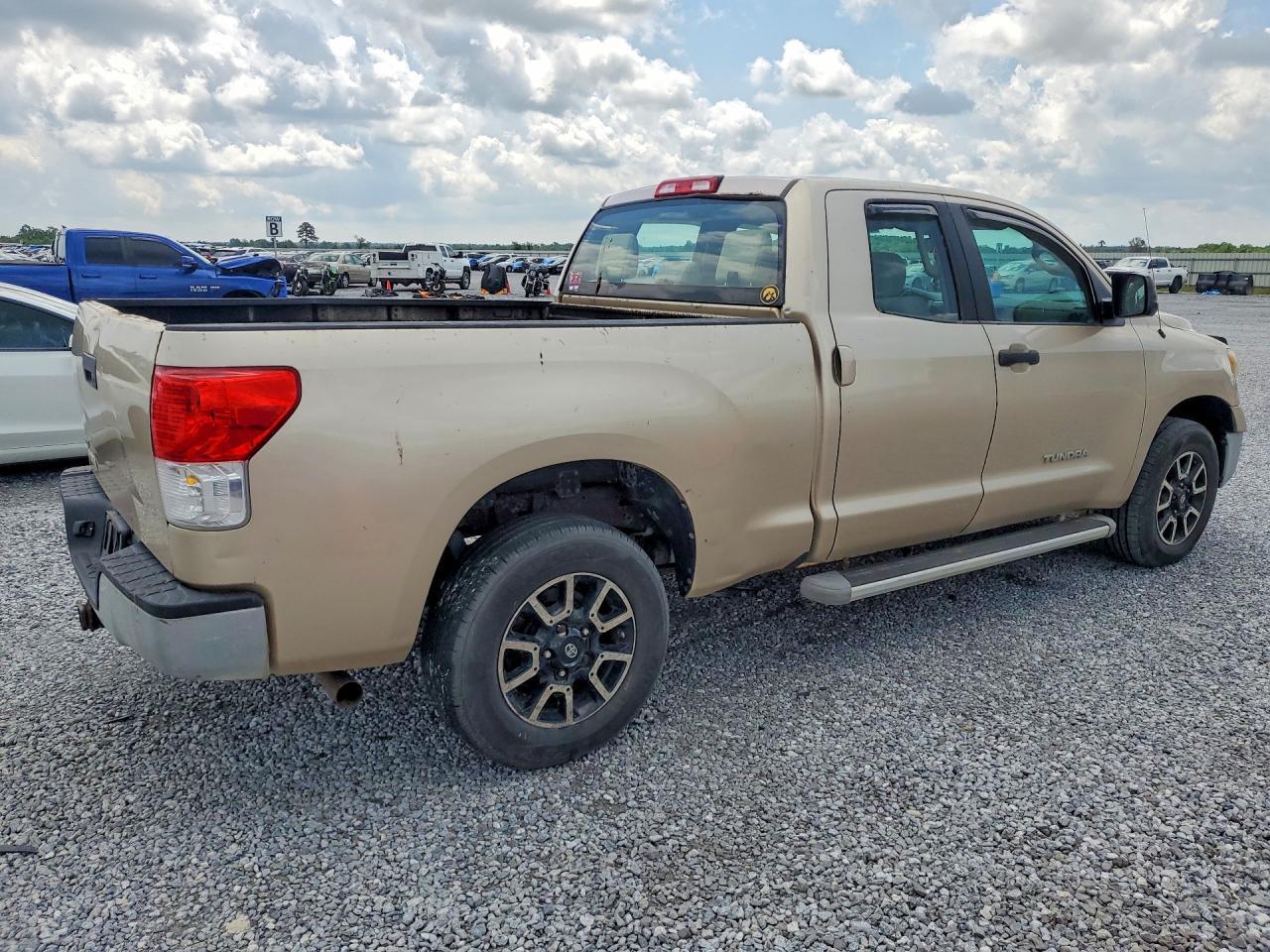 2010 Toyota Tundra Double Cab Sr5 - Фото 3
