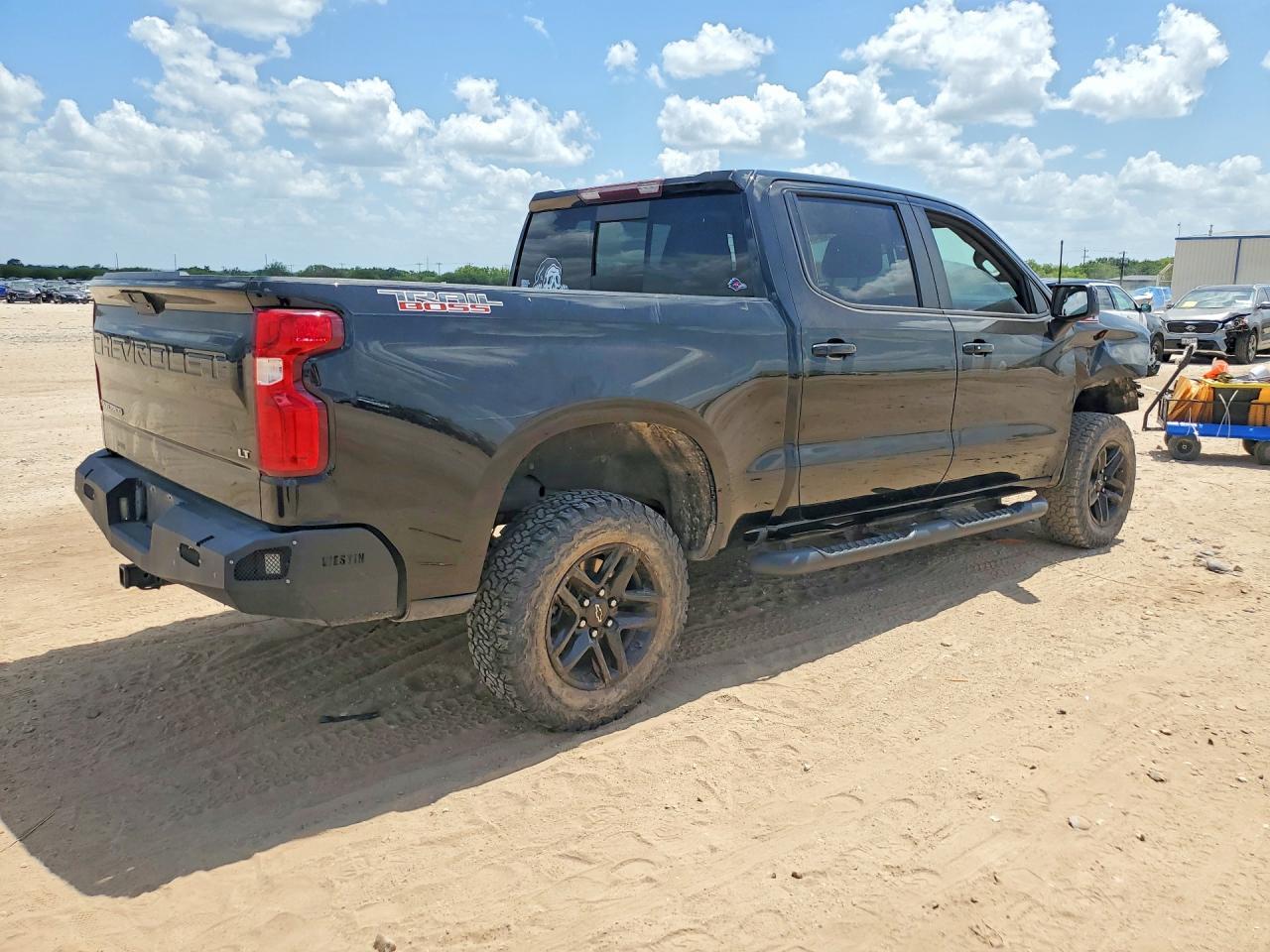 2021 Chevrolet Silverado K1500 Lt Trail Boss - Image 3