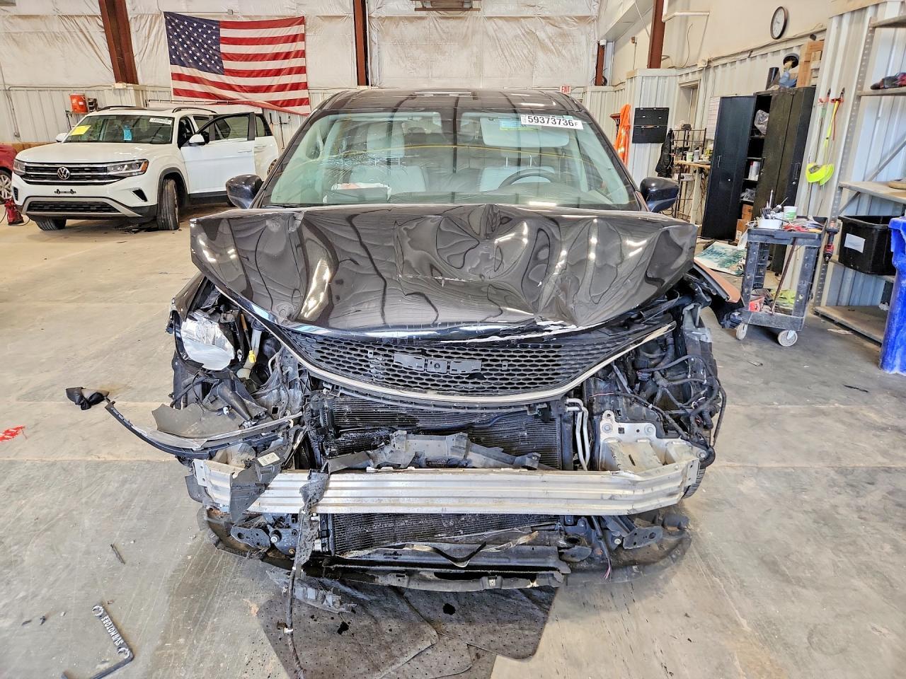 2017 Chrysler Pacifica Touring - Фото 5