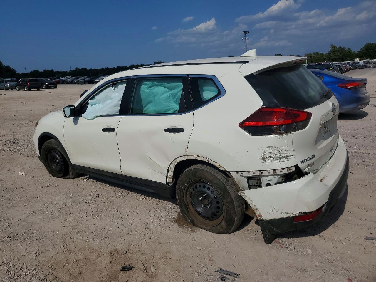 2017 Nissan Rogue S - Фото 2