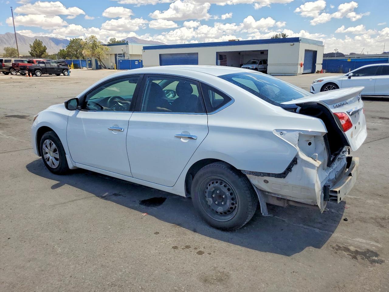 2018 Nissan Sentra S - Фото 2