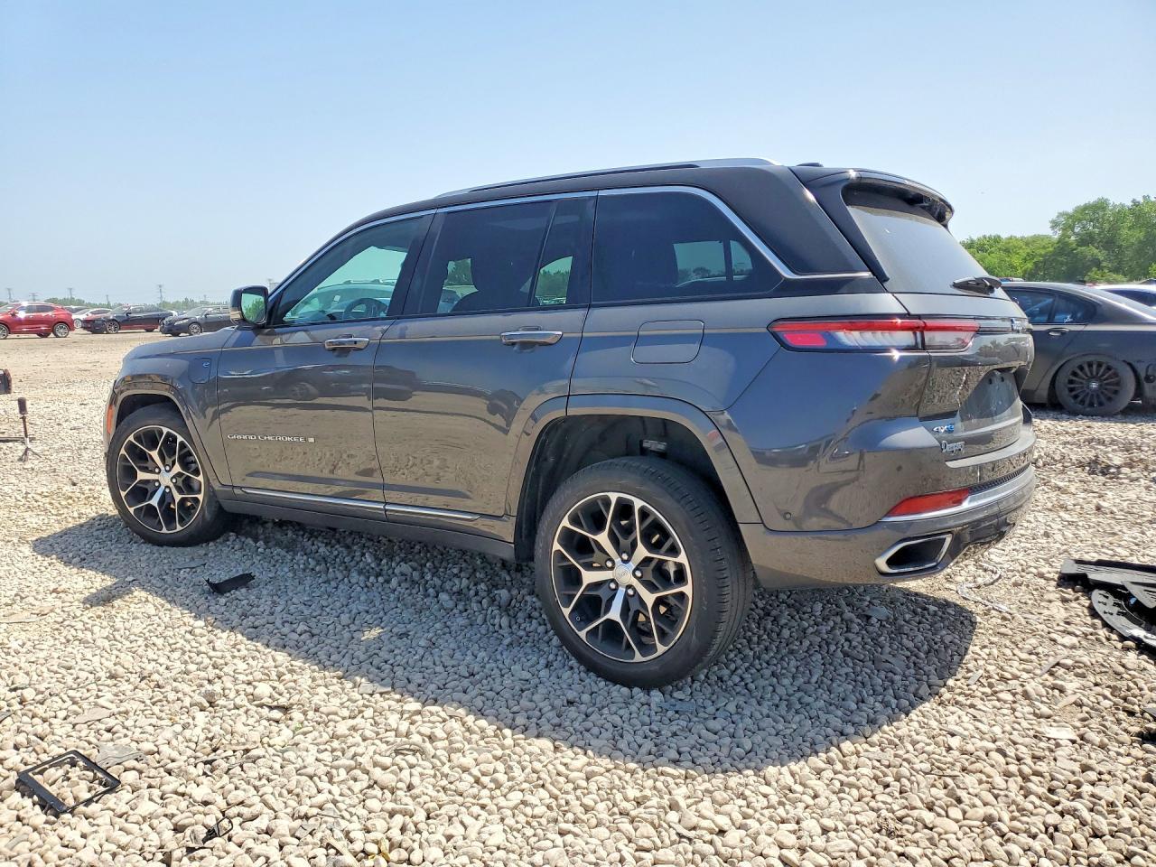 2022 Jeep Grand Cherokee Summit 4Xe - Image 2