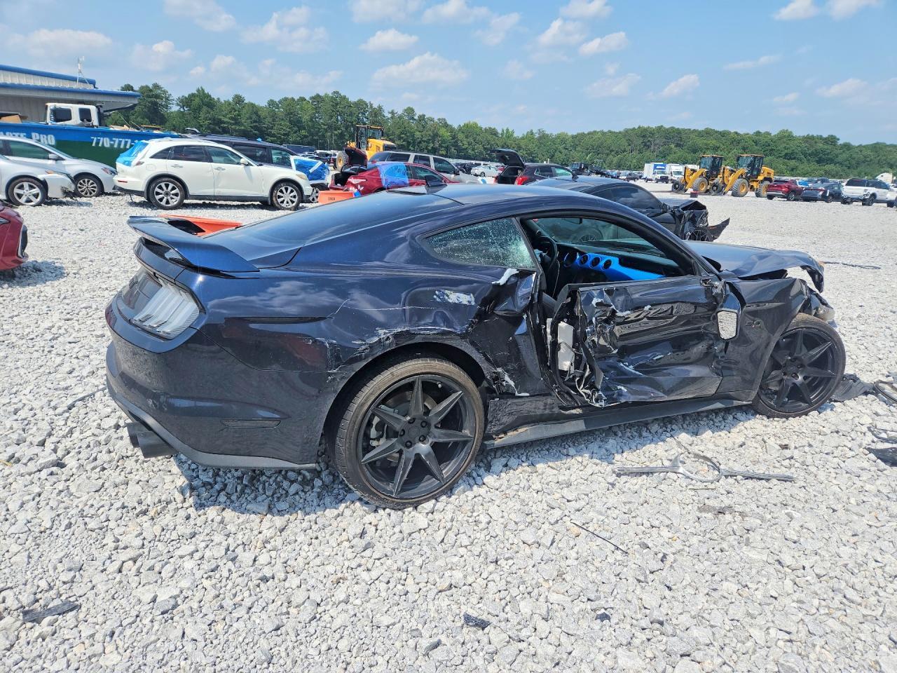 2021 Ford Mustang Gt - Фото 3