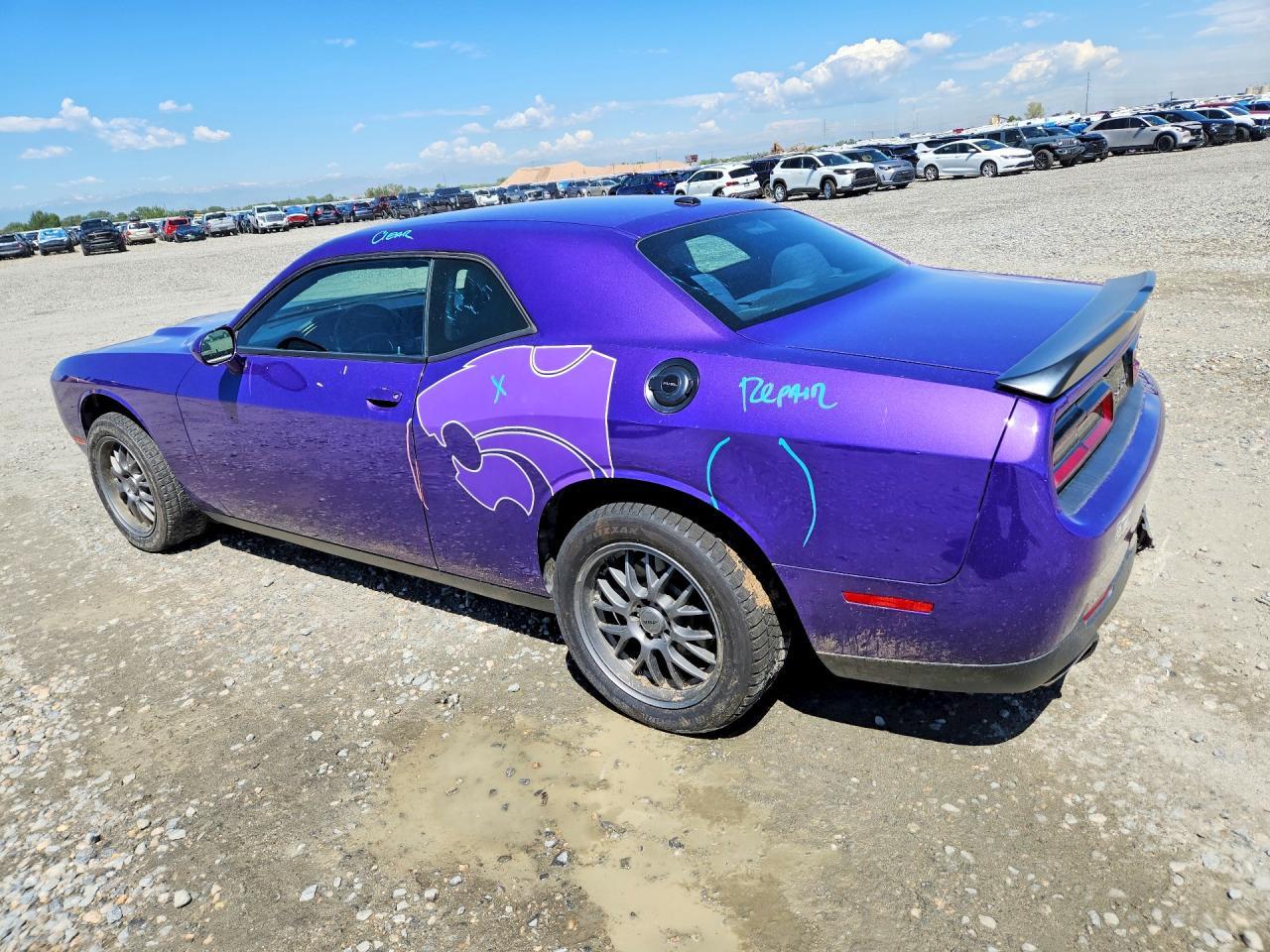 2019 Dodge Challenger Sxt - Image 2