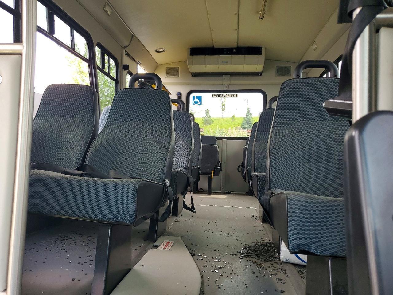 2019 Ford E350 Shuttle Bus - Фото 6