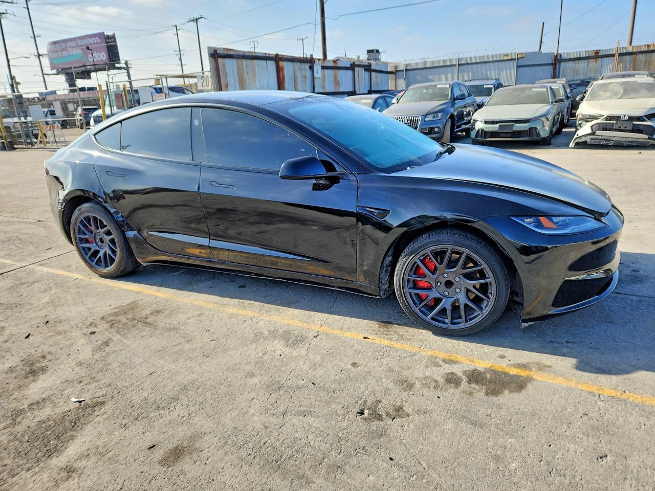 2025 Tesla Model 3 - Фото 4