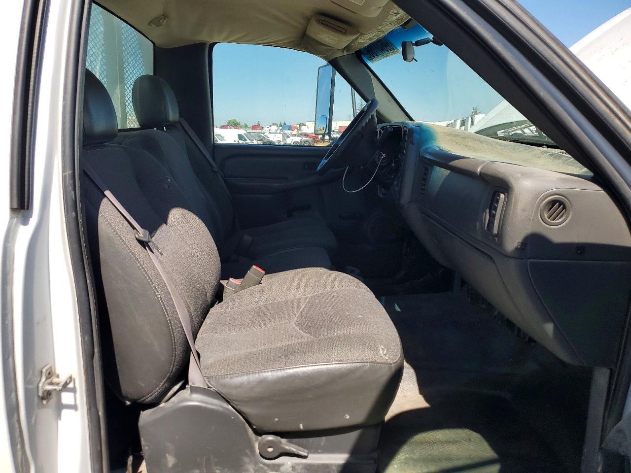 2004 Chevrolet Silverado C3500 - Фото 7