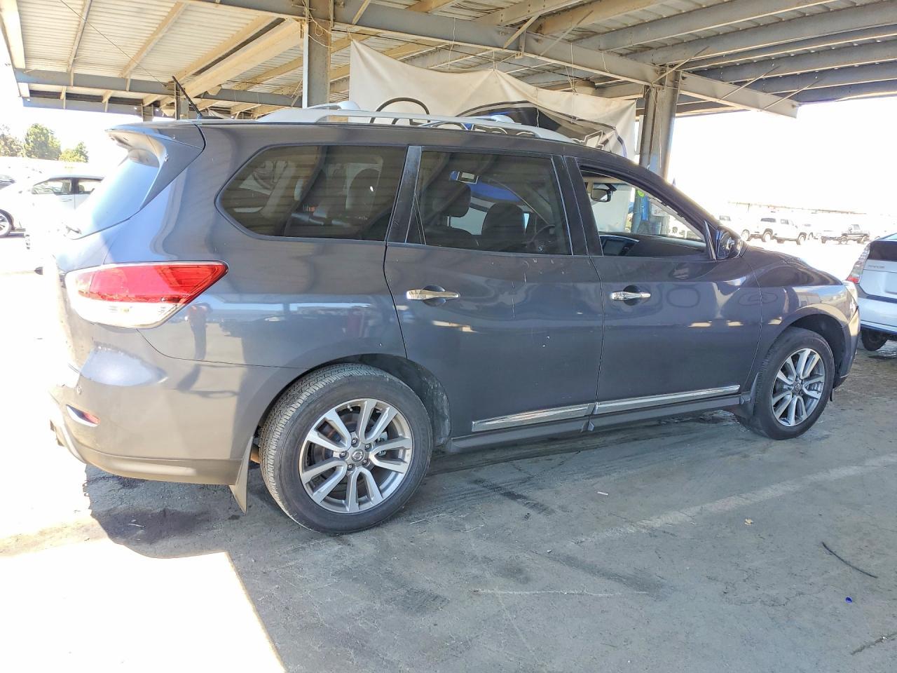 2014 Nissan Pathfinder Sl - Image 3