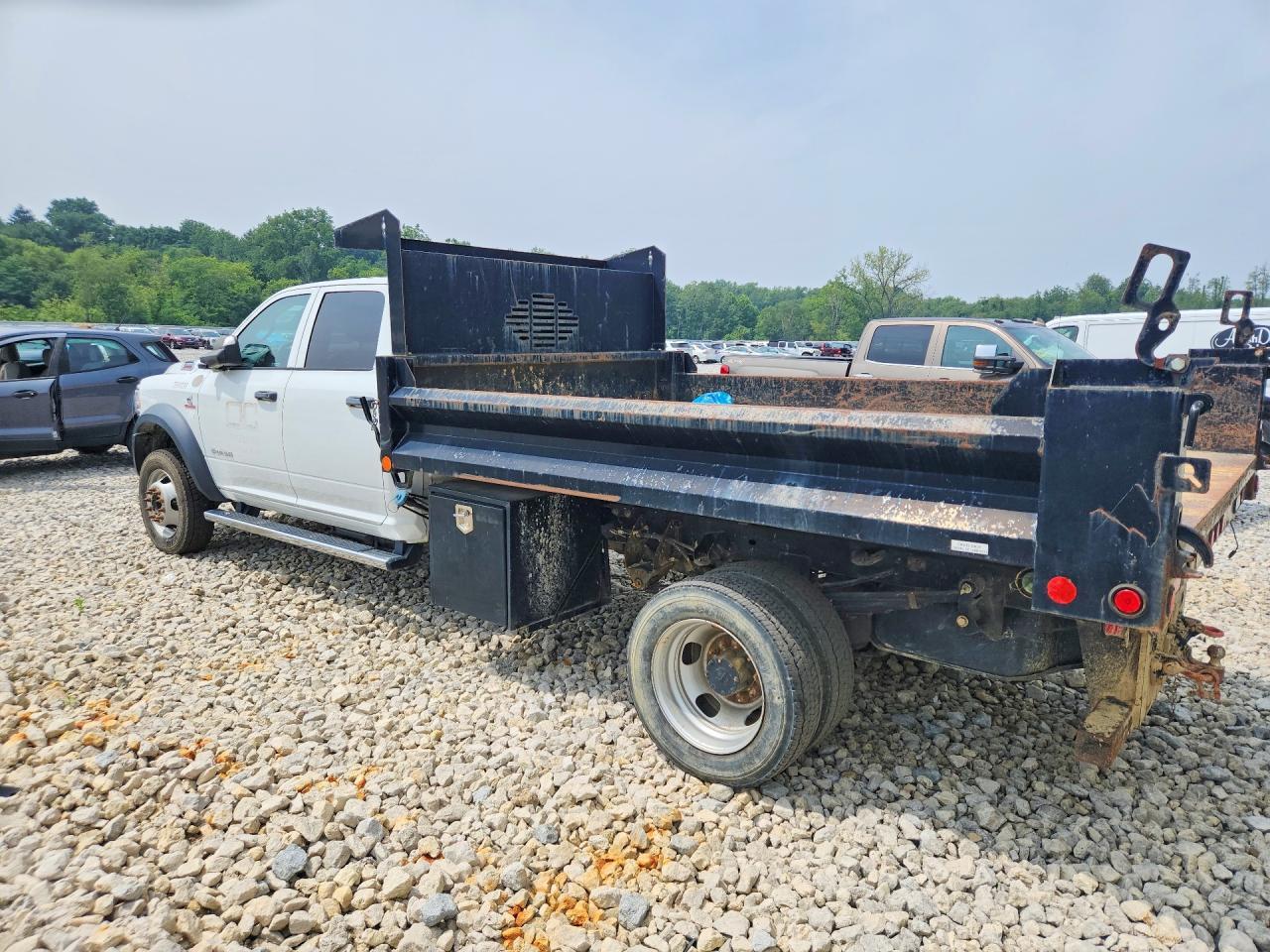 2019 Ram 5500 Dump Truck - Фото 2