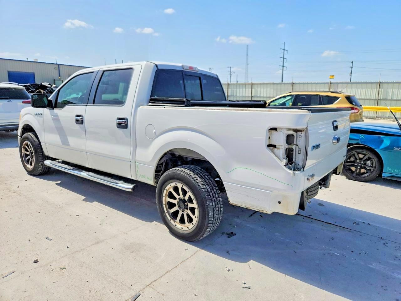 2013 Ford F150 Supercrew - Фото 2