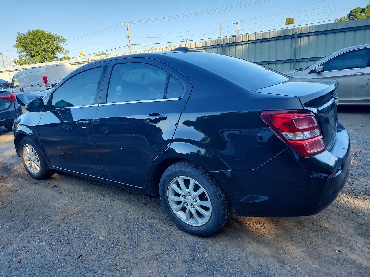 2018 Chevrolet Sonic Lt - Фото 2