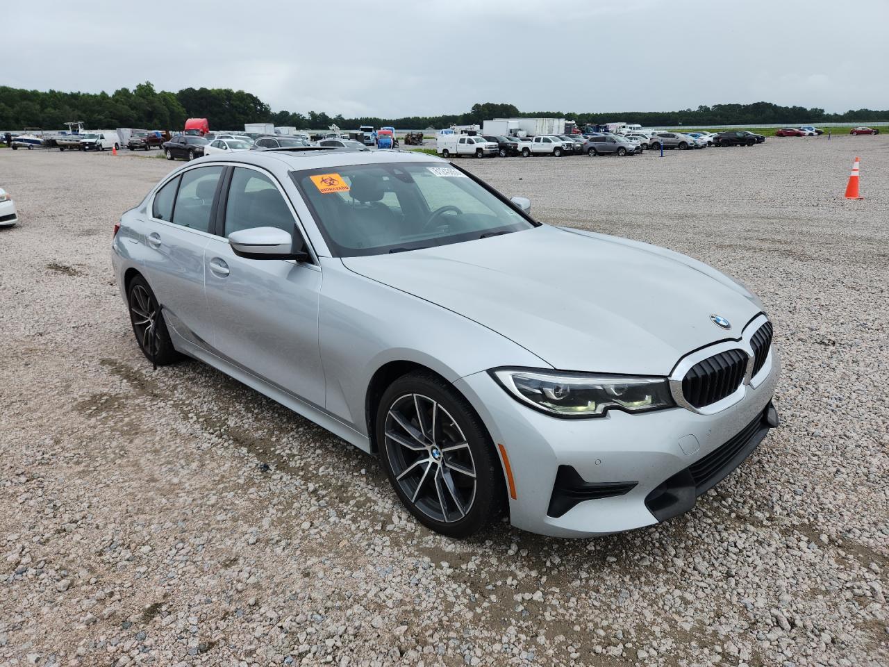 2020 BMW 330I - Фото 4