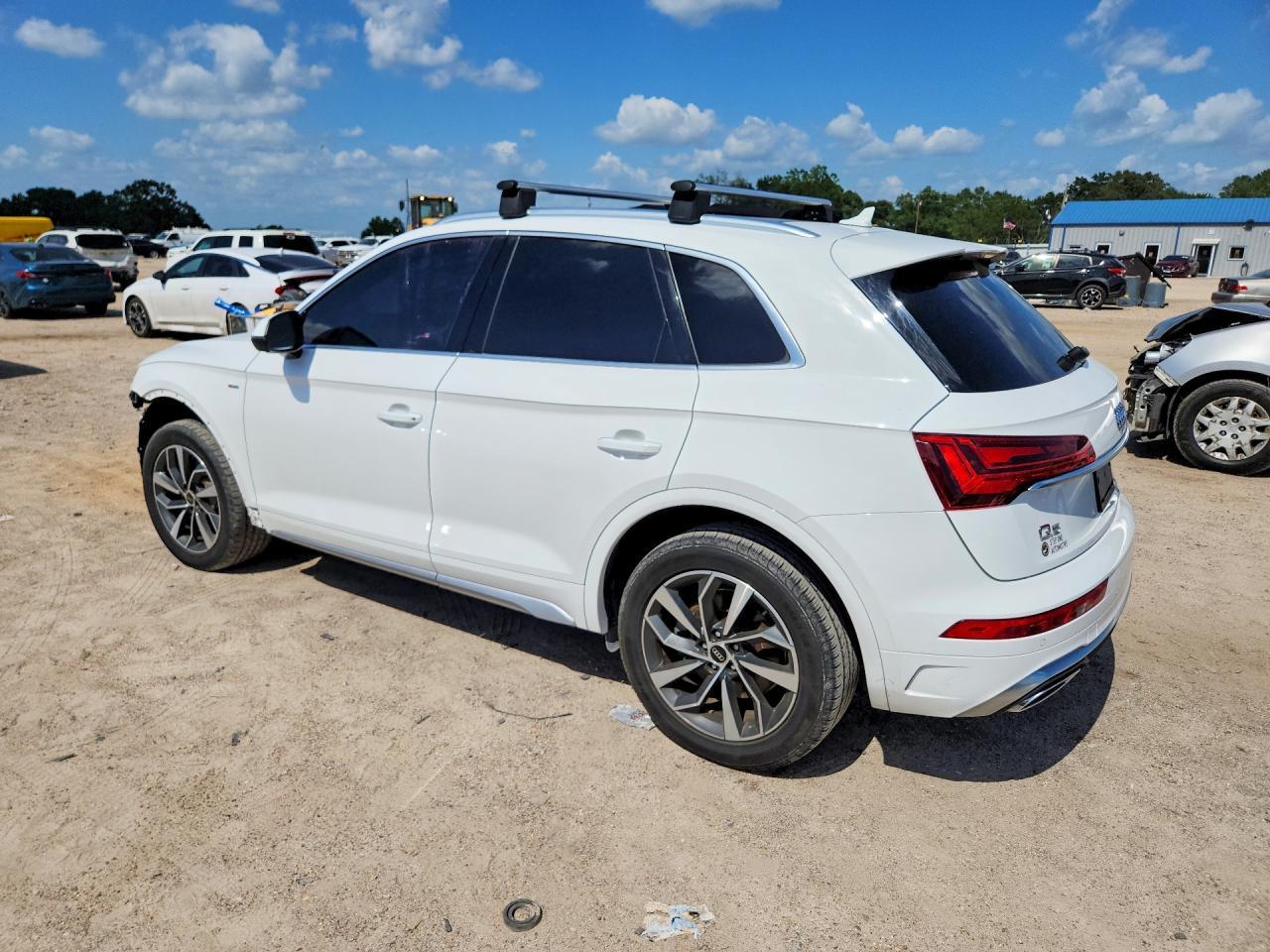 2022 Audi Q5 Premium Plus 45 - Фото 2