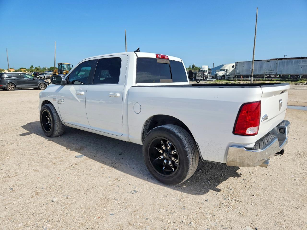 2019 Ram 1500 Classic Slt - Image 2
