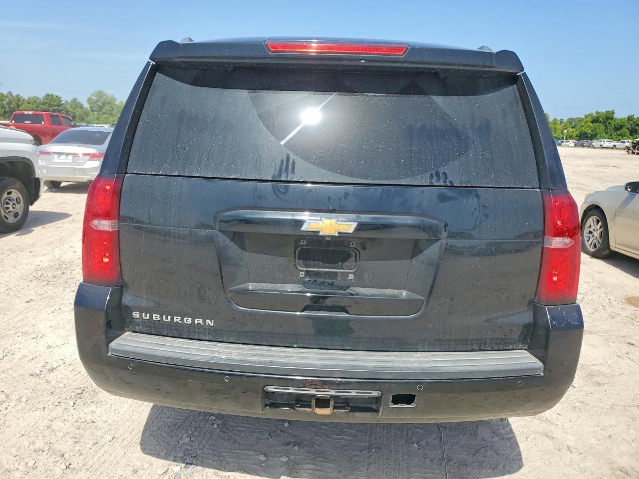 2017 Chevrolet Suburban C1500 Lt - Image 6