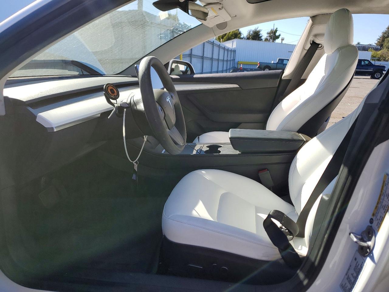 2023 Tesla Model 3 - Фото 7