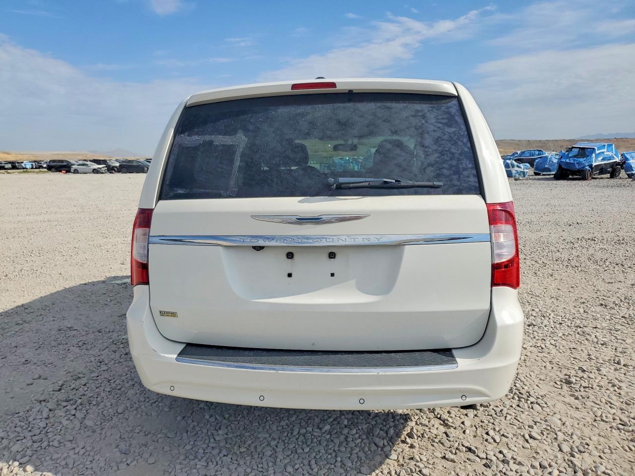 2012 Chrysler Town & Country Touring - Фото 6