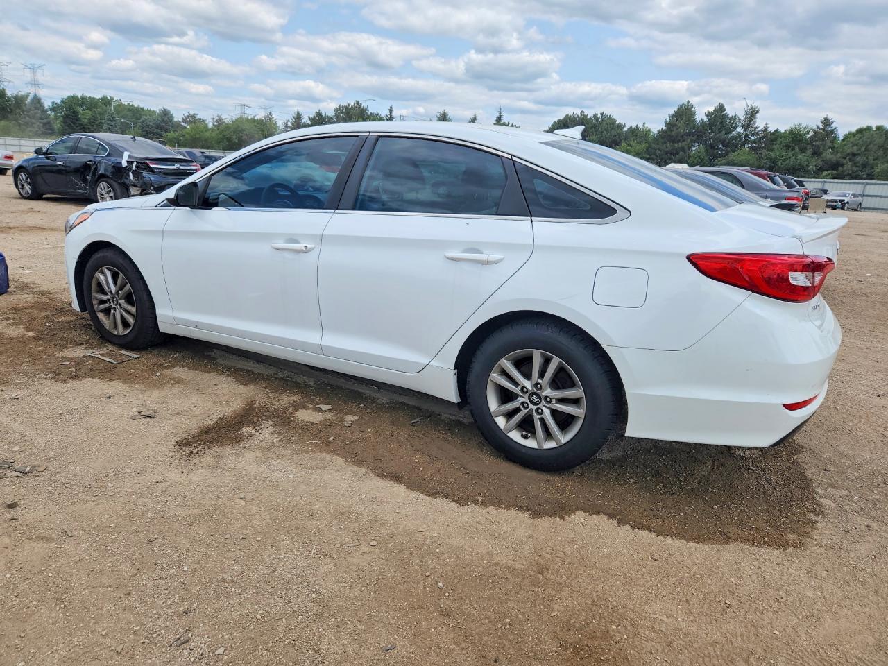 2016 Hyundai Sonata Se - Image 2