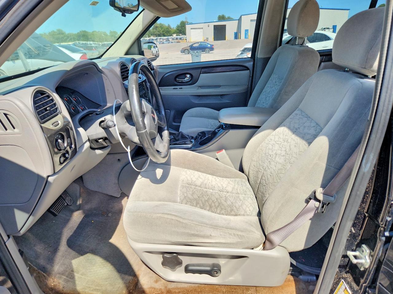 2005 GMC Envoy Xl - Image 7