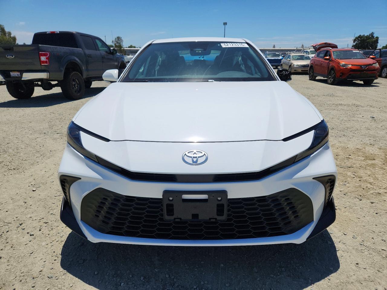 2025 Toyota Camry Se - Image 5