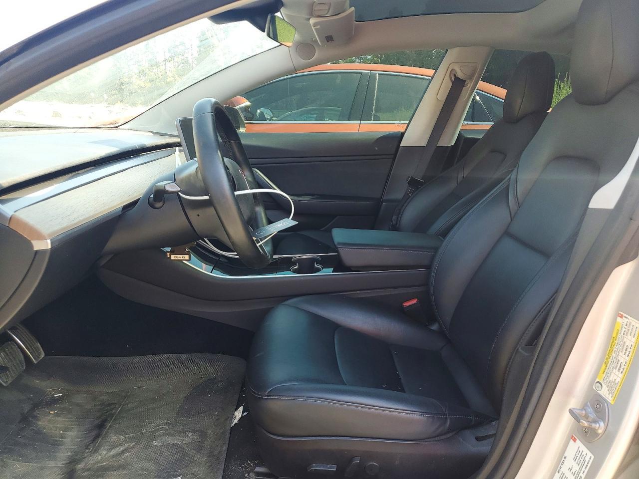 2018 Tesla Model 3 - Фото 7