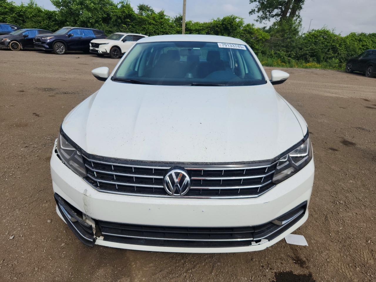 2018 Volkswagen Passat S - Фото 5