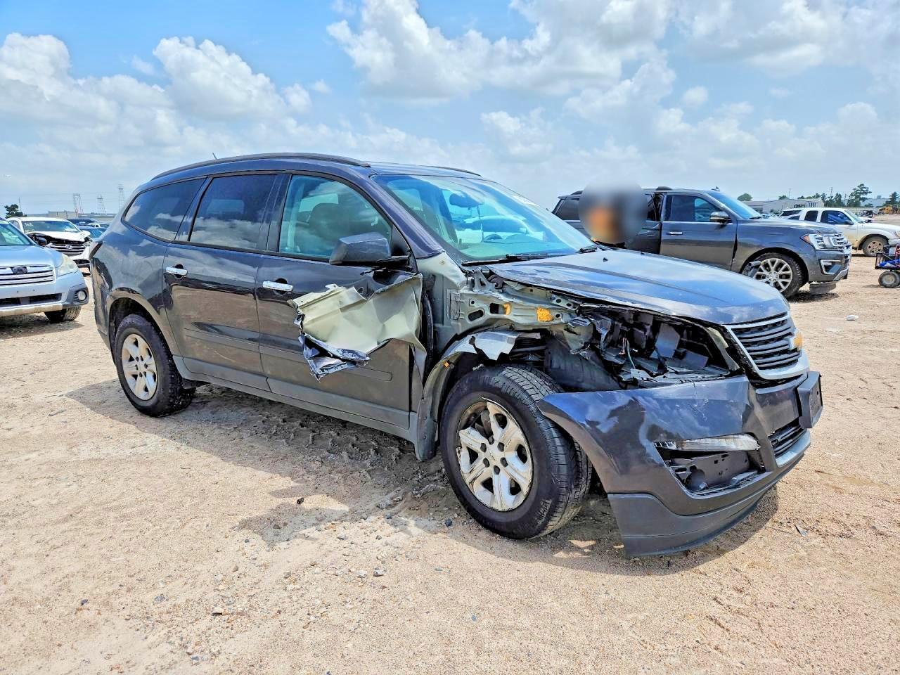 2013 Chevrolet Traverse Ls - Image 4