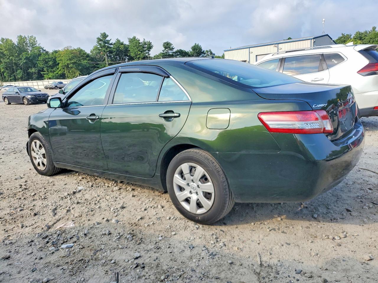 2011 Toyota Camry Le - Image 2