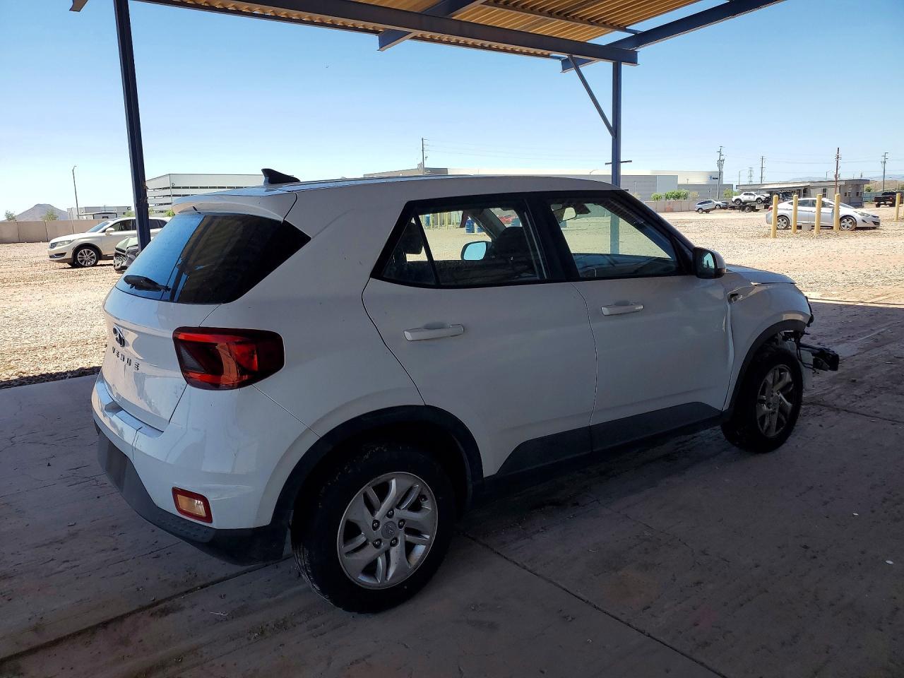 2021 Hyundai Venue Se - Image 3