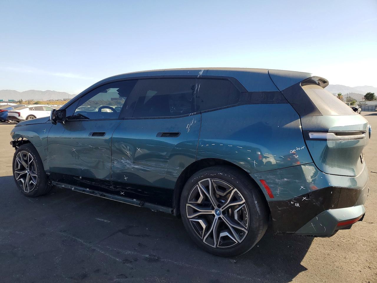 2024 BMW Ix xDrive50 - Фото 2