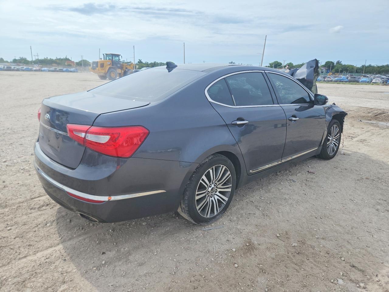 2015 Kia Cadenza Premium - Image 3