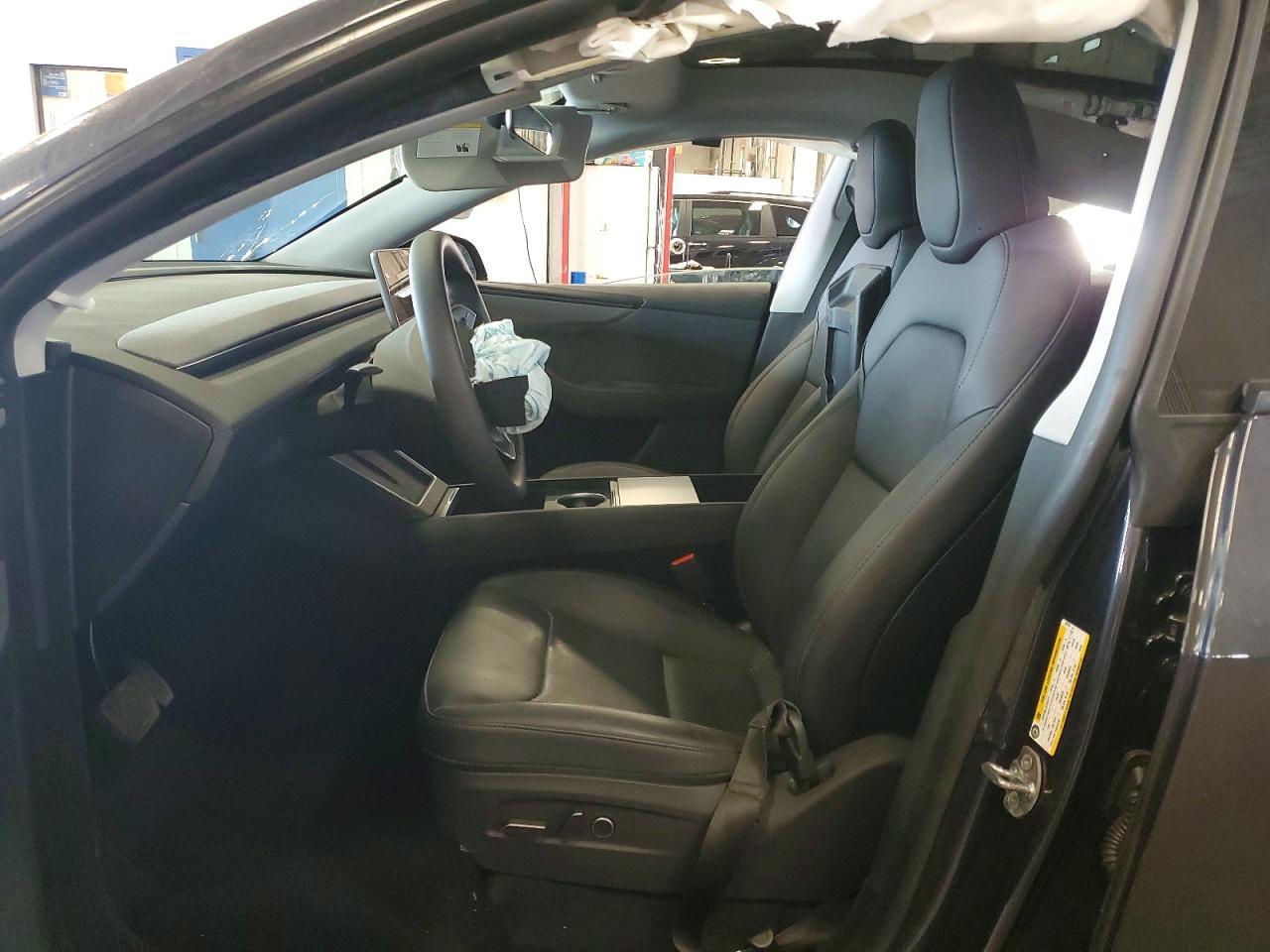 2026 Tesla Model Y - Фото 7