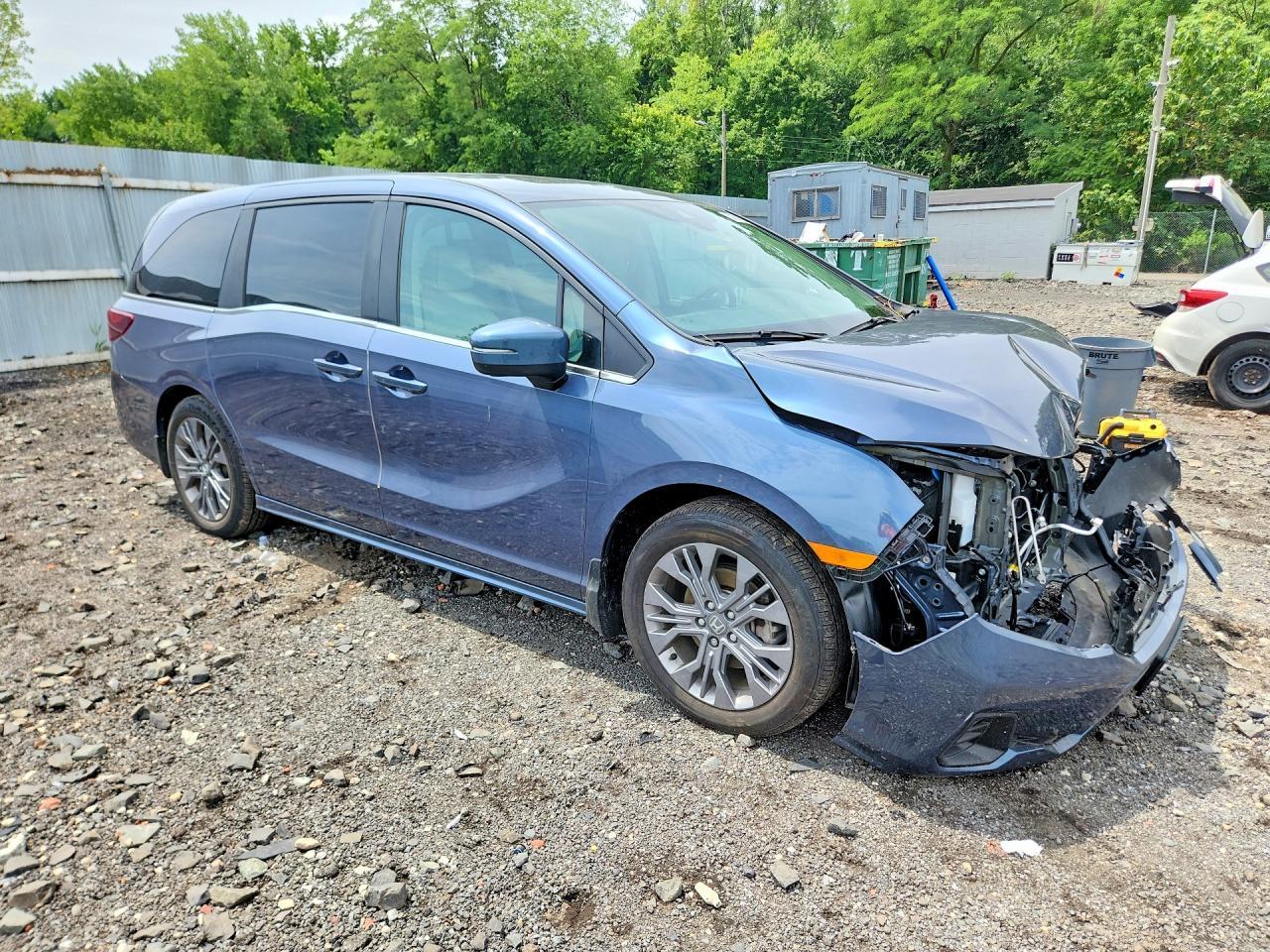 2026 Honda Odyssey Touring - Image 4