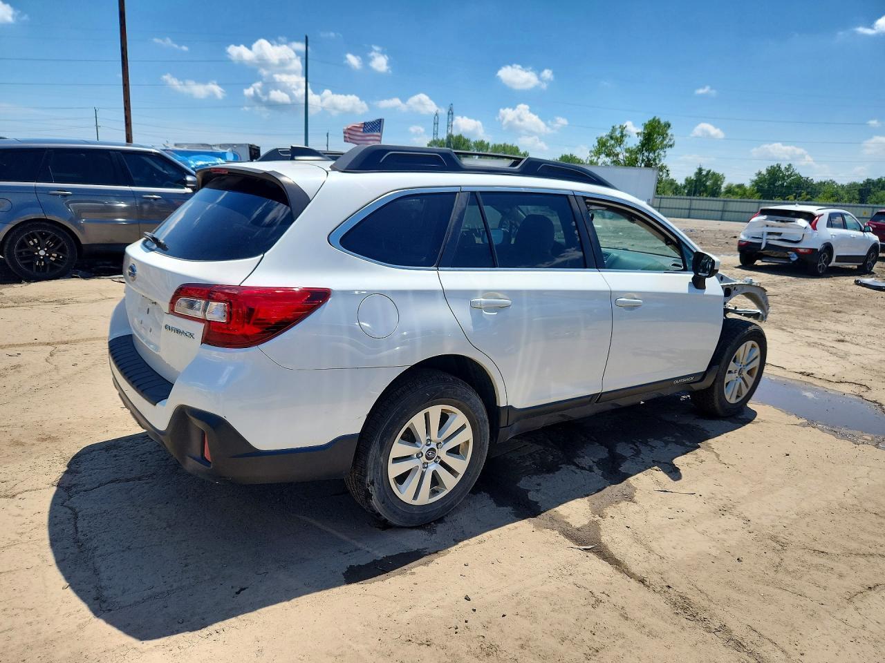 2019 Subaru Outback 2.5I Premium - Image 3