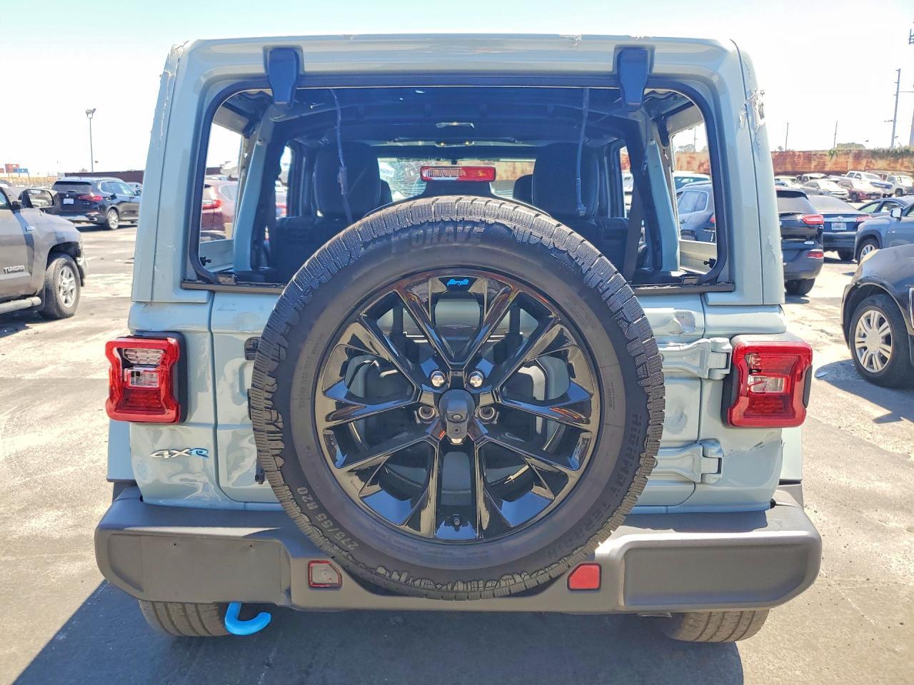 2023 Jeep Wrangler Sahara 4Xe - Фото 6