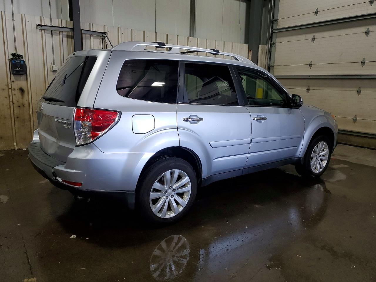 2013 Subaru Forester Touring - Фото 3