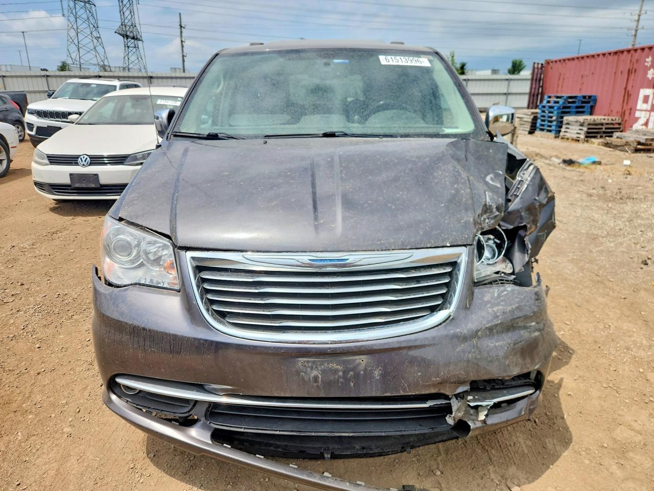 2015 Chrysler Town & Country Limited Platinum - Image 5