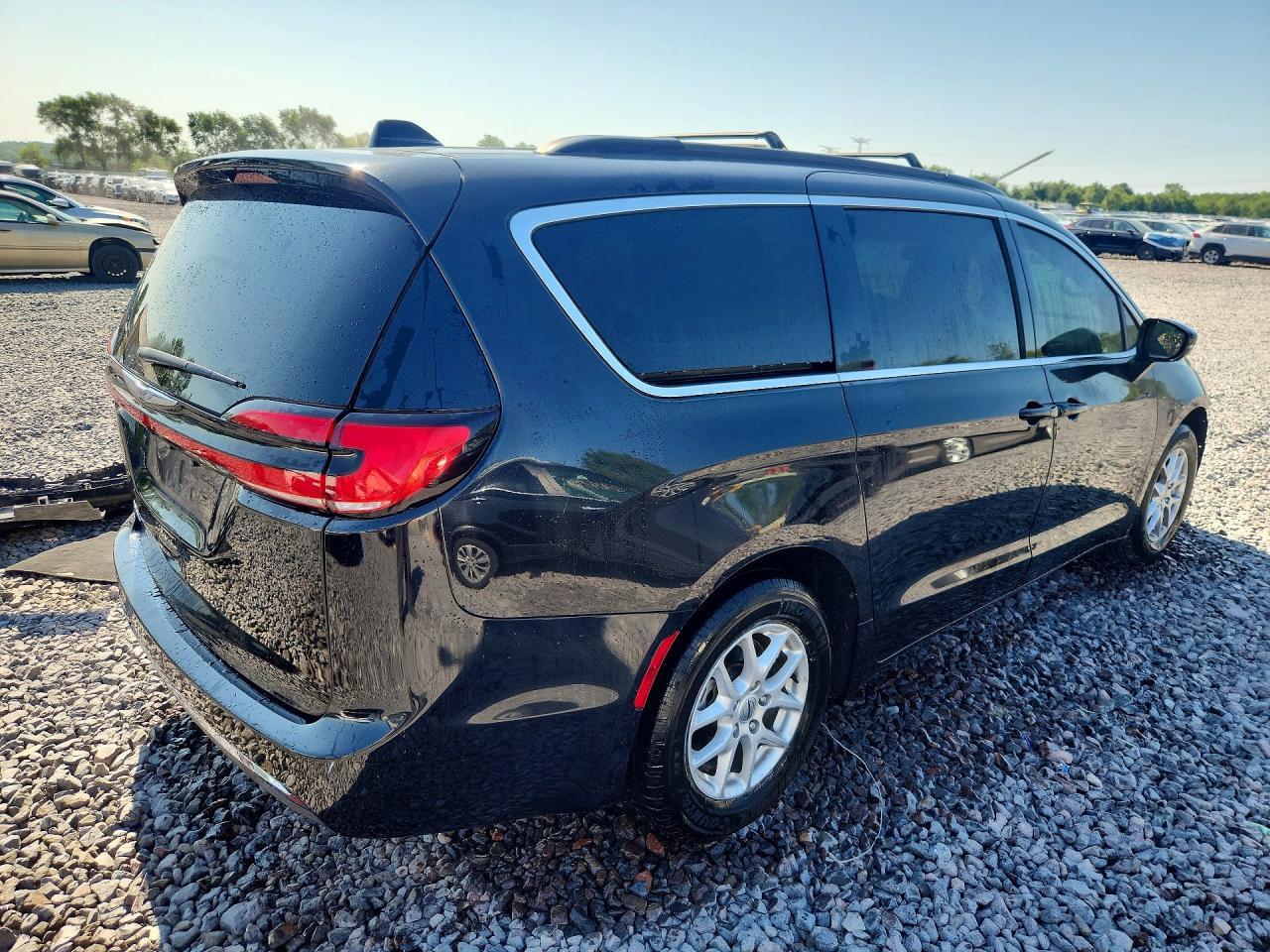 2022 Chrysler Pacifica Touring L - Фото 3