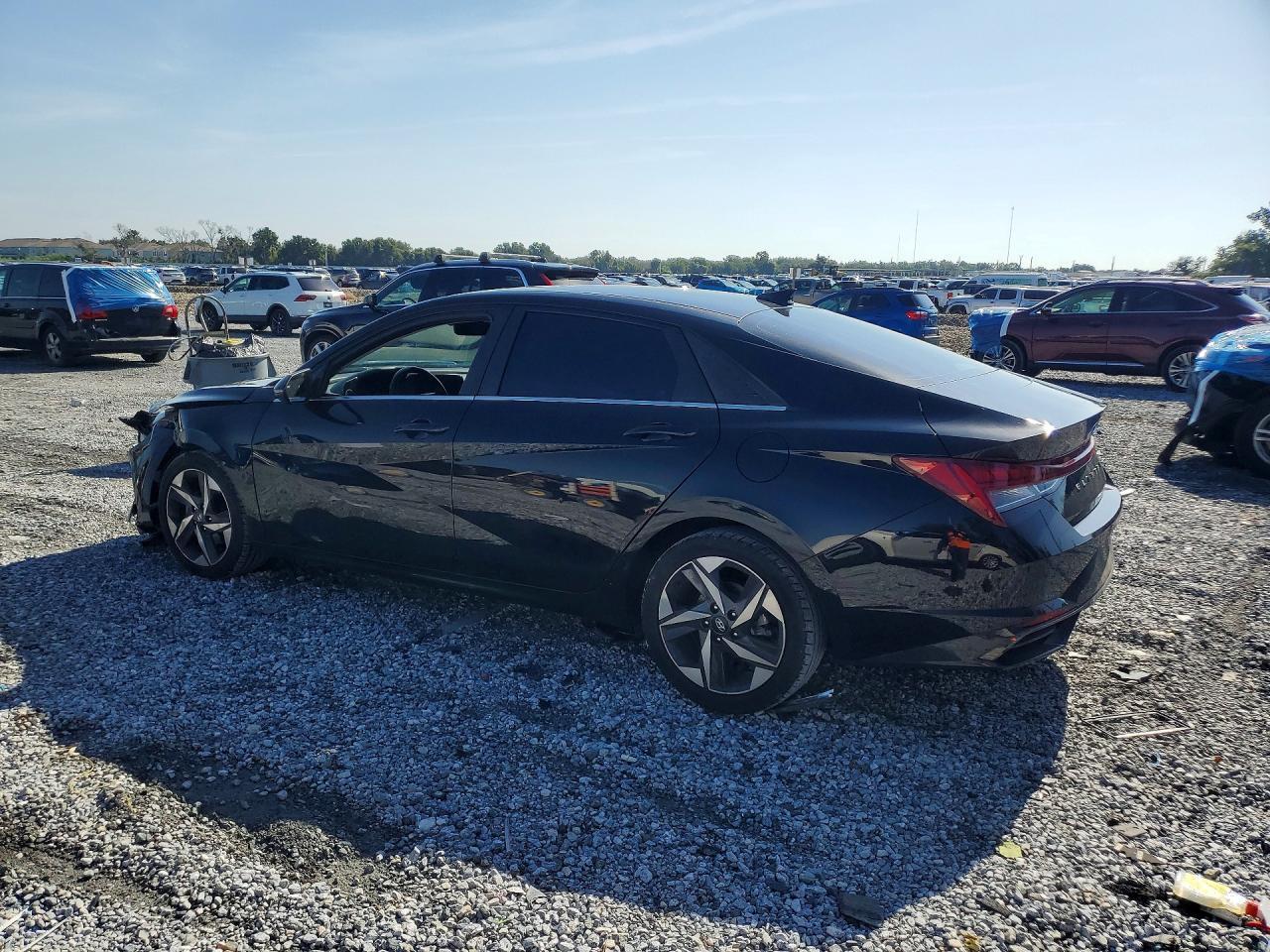 2023 Hyundai Elantra Limited - Фото 2