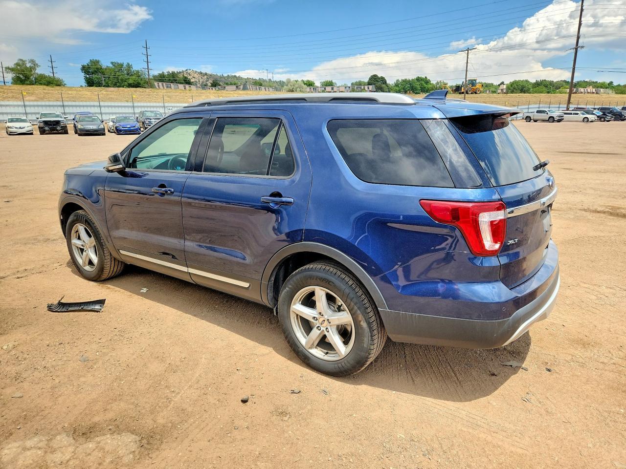 2016 Ford Explorer Xlt - Фото 2