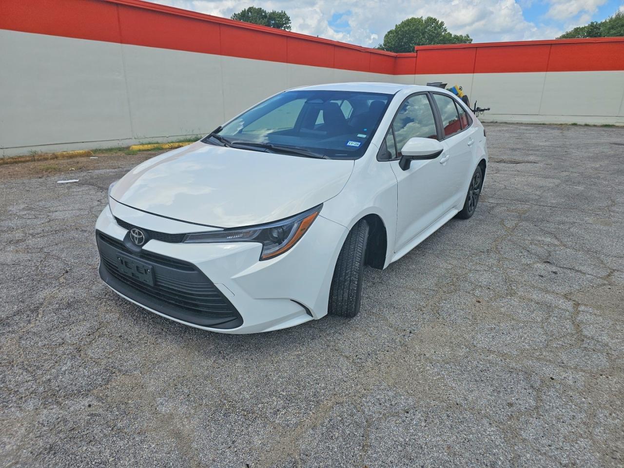 2025 Toyota Corolla Le - Фото 2