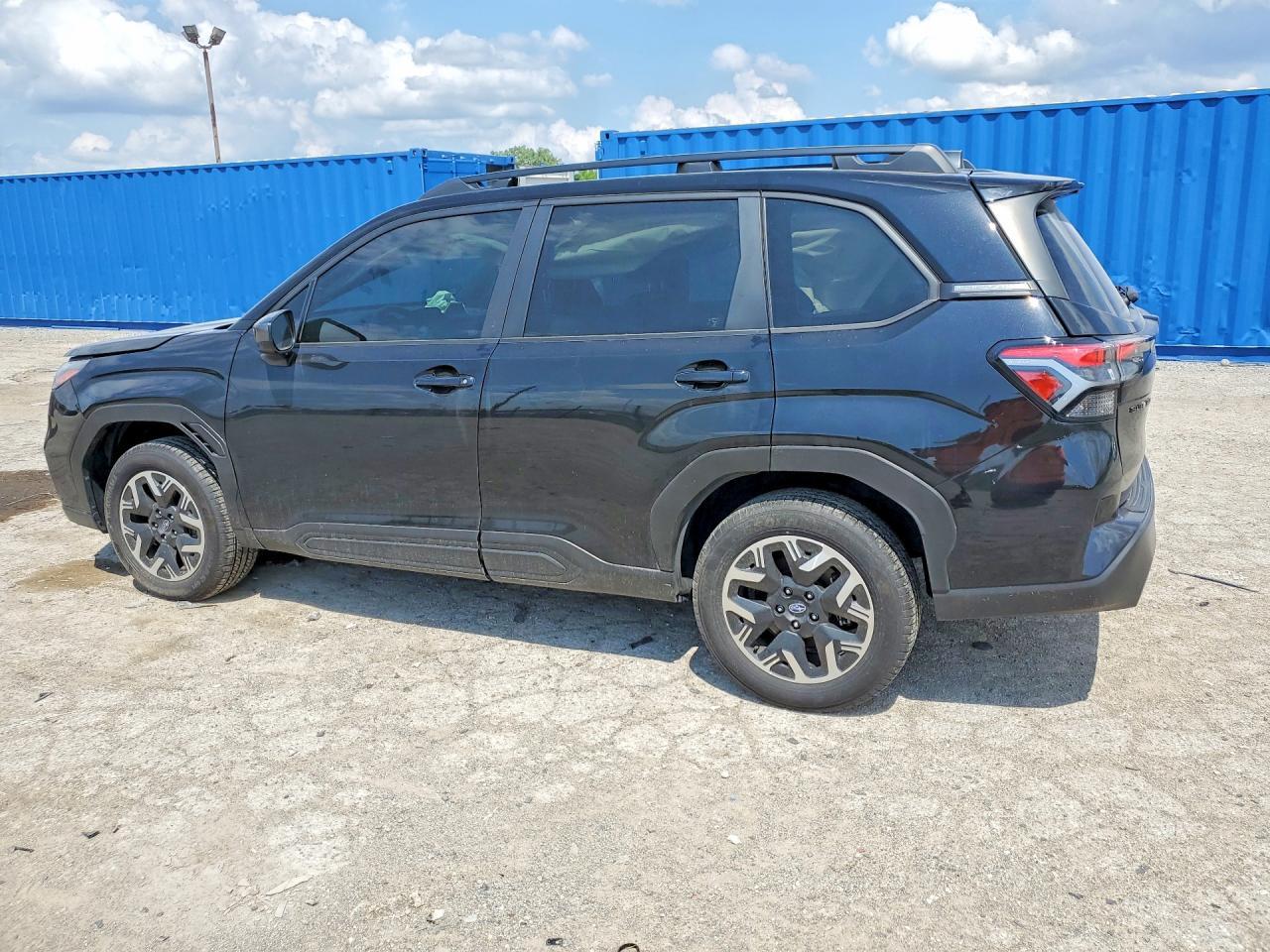 2025 Subaru Forester Premium - Фото 2