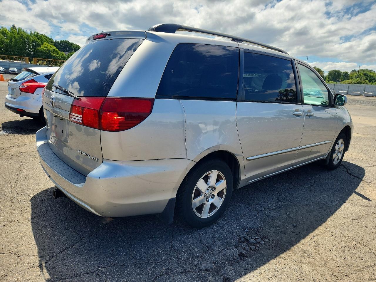 2005 Toyota Sienna Xle 7 Passenger - Image 3