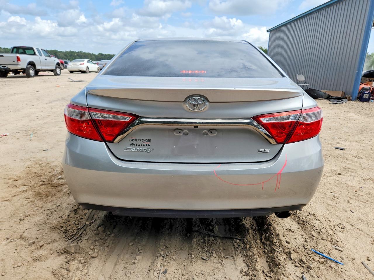 2017 Toyota Camry Se - Фото 6