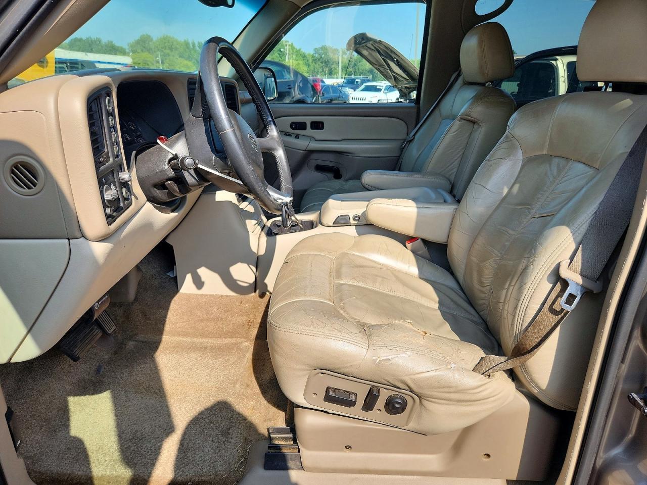 2002 Chevrolet Tahoe K1500 - Image 7