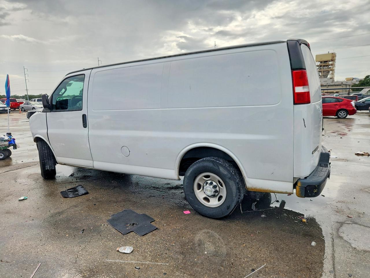 2021 Chevrolet Express G2500 Delivery Van - Фото 2