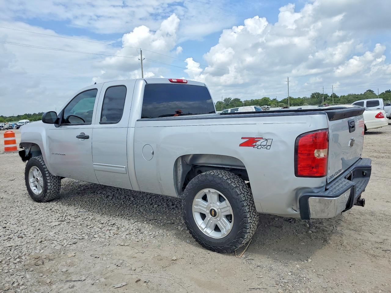 2013 Chevrolet Silverado K1500 Lt - Image 2