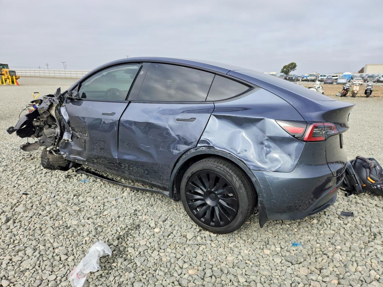 2023 Tesla Model Y - Фото 2