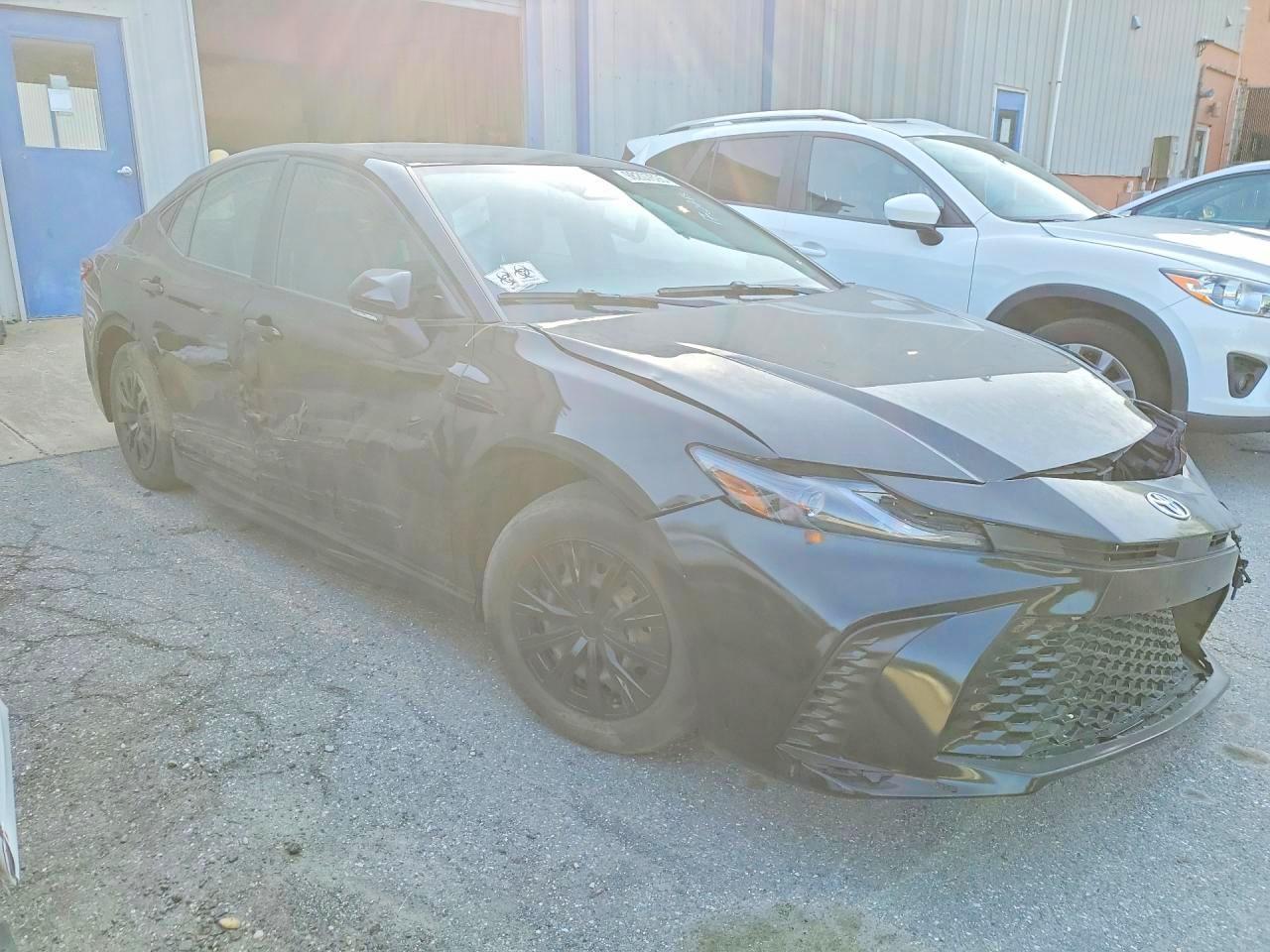2025 Toyota Camry Se - Image 4